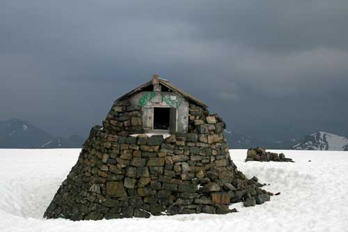 Observatory tower with emergency shelter